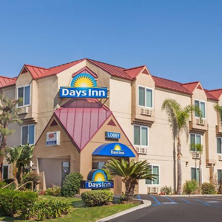 Days Inn By Wyndham Carlsbad Bagian luar foto
