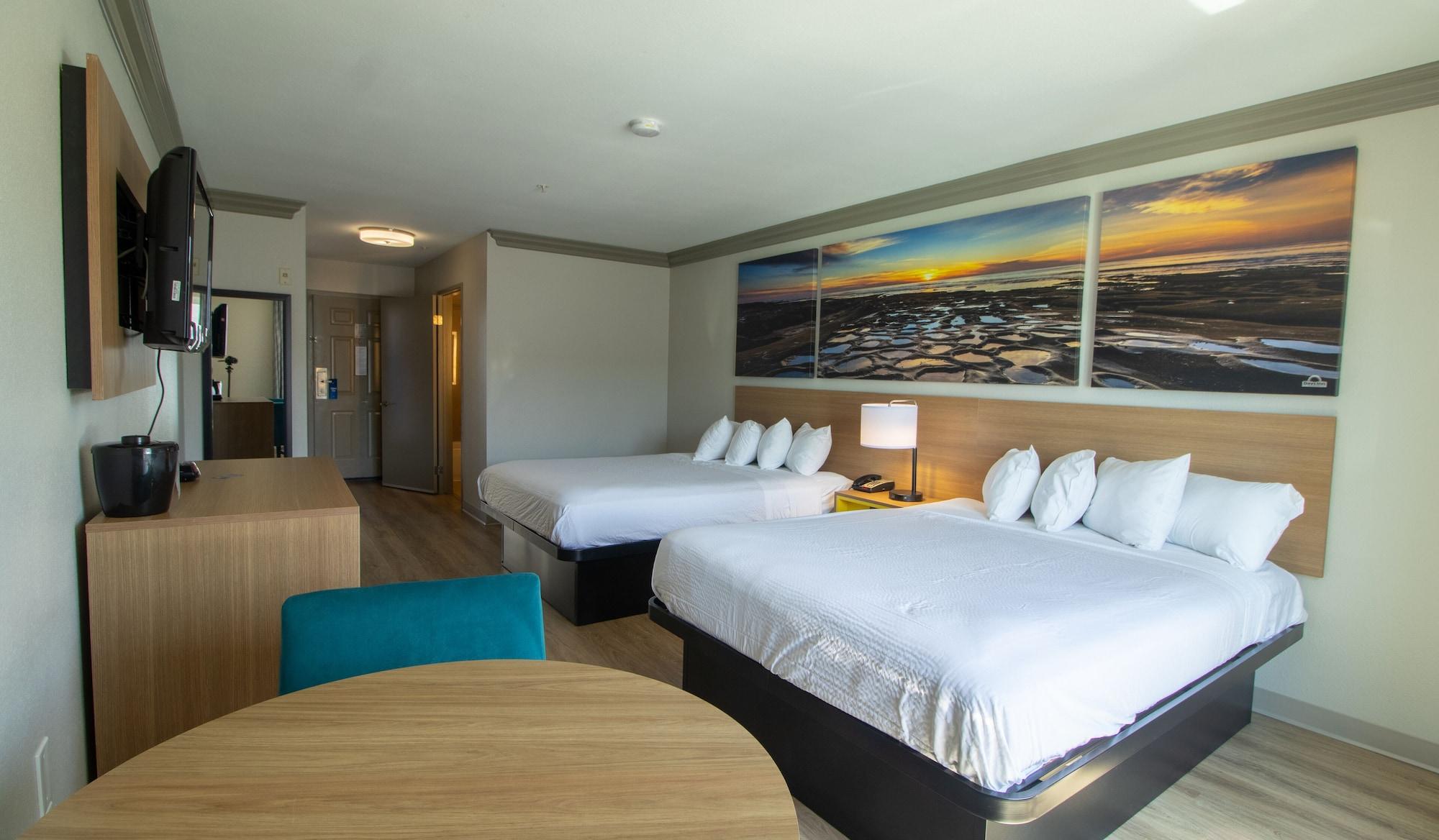 Days Inn By Wyndham Carlsbad Bagian luar foto